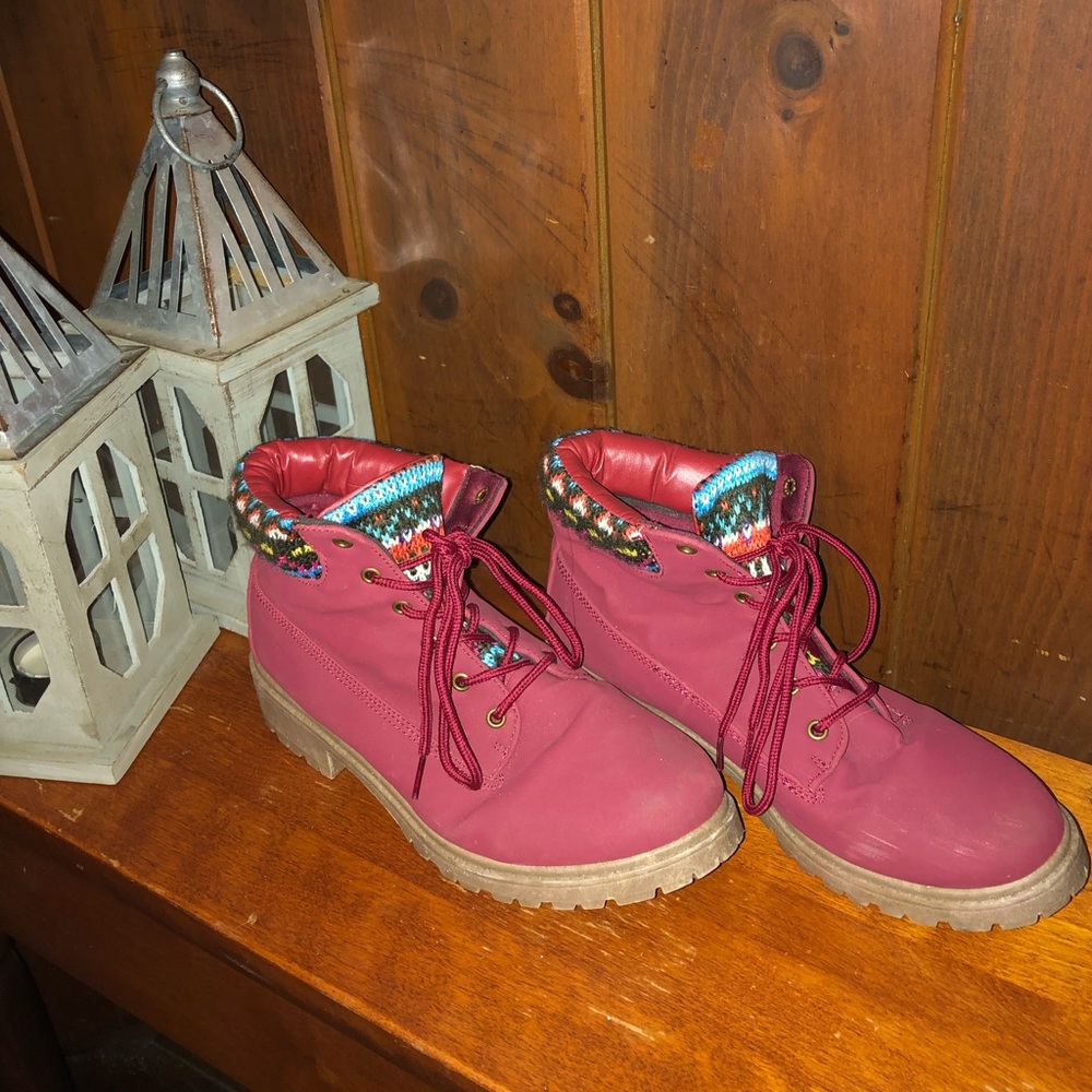 Short red boots